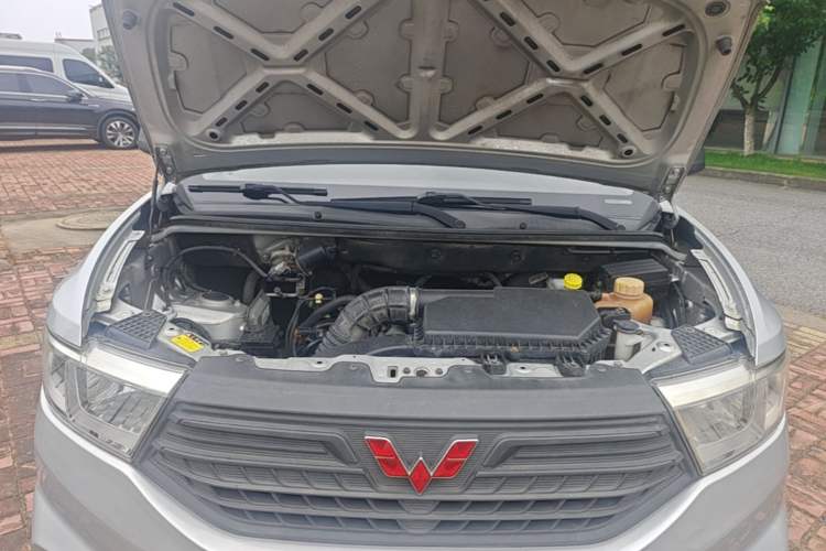Used Wuling Hongguang V 2019 1.5L Jingqu Version China VI LAR Engine Bay