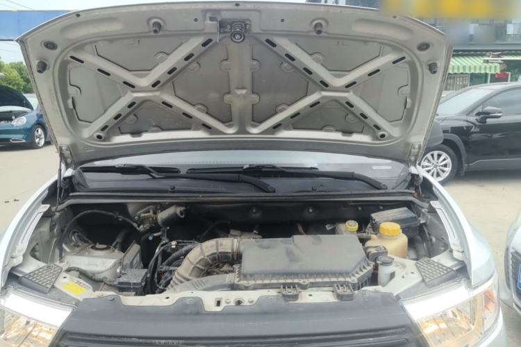 Used Wuling Hongguang V 2019 1.5L Base Version China VI LAR Engine Bay