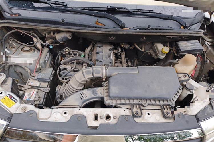 Used Wuling Hongguang V 2019 1.5L Jingqu Edition Sealed-Window Vehicle China VI LAR Engine Bay