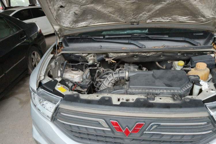 Used Wuling Hongguang V 2019 1.5L Enjoyment Version China VI LAR Engine Bay Right