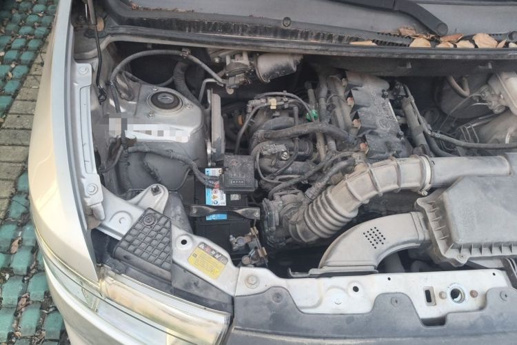 Used Wuling Hongguang V 2019 1.5L Enjoyment Version China VI LAR Engine Bay Right