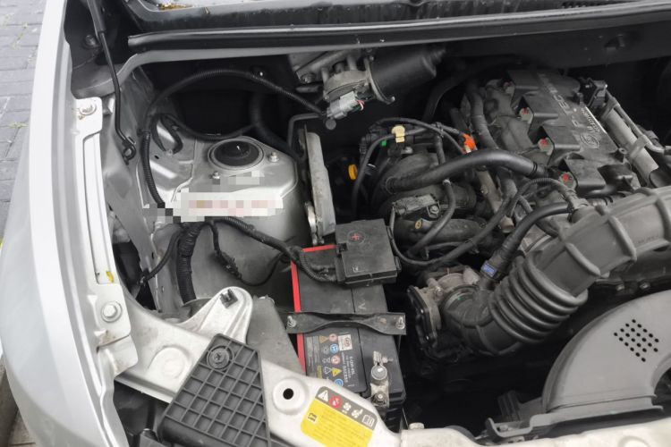 Used Wuling Hongguang V 2019 1.5L Base Version China VI LAR Engine Bay Right