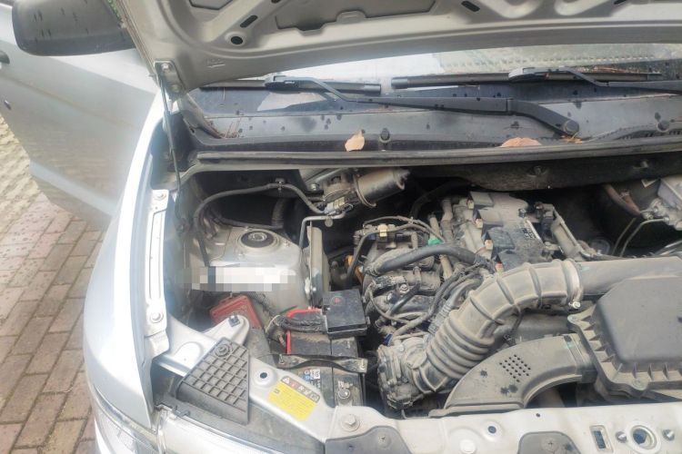 Used Wuling Hongguang V 2019 1.5L Jingqu Version China VI LAR Engine Bay Right