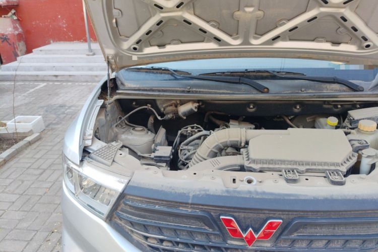 Used Wuling Hongguang V 2019 1.5L Base Version China VI LAR Engine Bay Right
