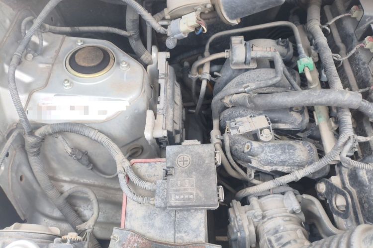 Used Wuling Hongguang V 2019 1.5L Standard Version L2B Engine Bay Right
