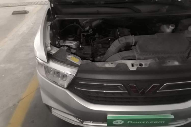 Used Wuling Hongguang V 2019 1.5L Enjoyment Version L2B Engine Bay Right