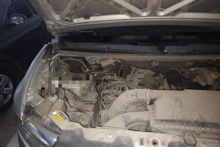 Used Wuling Hongguang V 2019 1.5L Jingqu Version China VI LAR Engine Bay Right