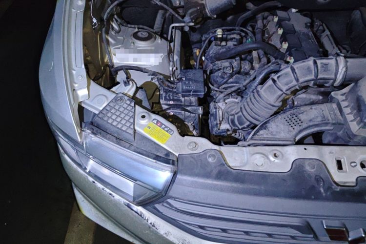 Used Wuling Hongguang V 2019 1.5L Jingqu Version China VI LAR Engine Bay Right