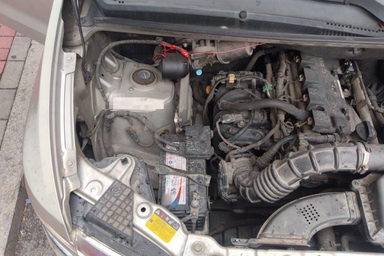 Used Wuling Hongguang V 2019 1.5L Base Version China VI LAR Engine Bay Right