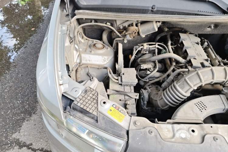 Used Wuling Hongguang V 2019 1.5L Base Window-Sealed Vehicle China VI LAR Engine Bay Right
