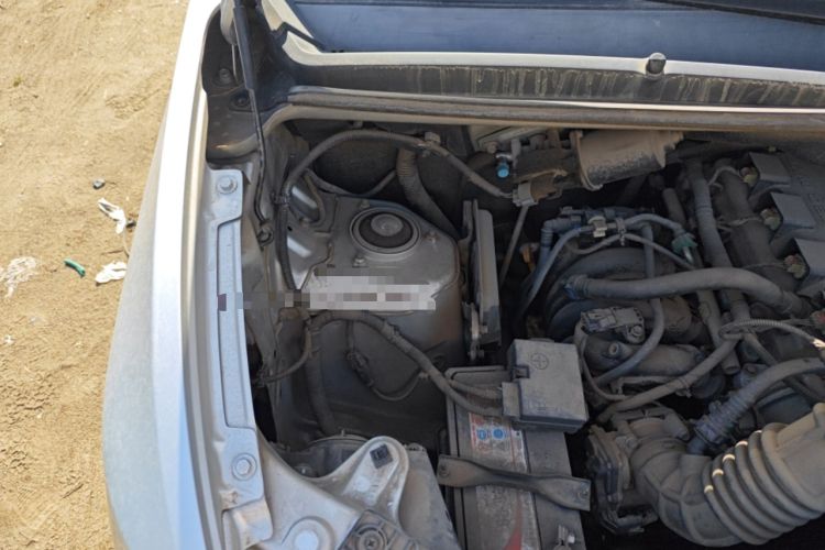 Used Wuling Hongguang V 2019 1.5L Jingqu Version China VI LAR Engine Bay Right