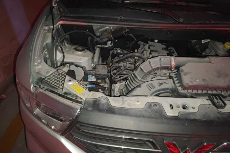 Used Wuling Hongguang V 2019 1.5L Enjoyment Version China VI LAR Engine Bay Right