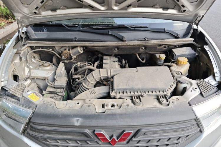 Used Wuling Hongguang V 2019 1.5L Base Window-Sealed Vehicle China VI LAR Engine Bay