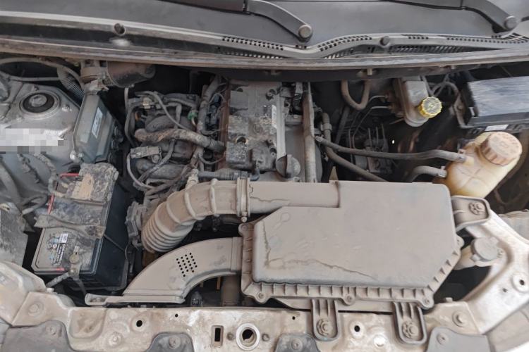 Used Wuling Hongguang V 2019 1.5L Jingqu Edition Sealed-Window Vehicle China VI LAR Engine Bay