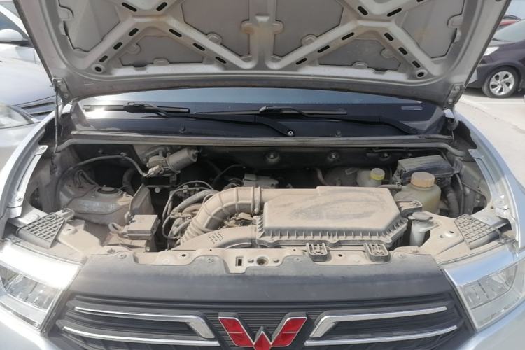 Used Wuling Hongguang V 2019 1.5L Enjoyment Version China VI LAR Engine Bay