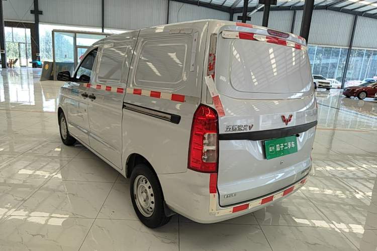 Used Wuling Hongguang V 2019 1.5L Jingqu Edition Sealed-Window Vehicle China VI LAR Exterior 2