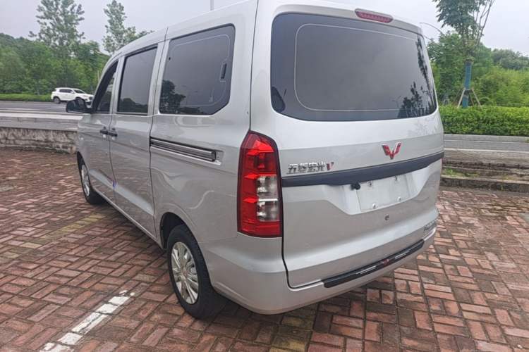 Used Wuling Hongguang V 2019 1.5L Jingqu Version China VI LAR Exterior 2