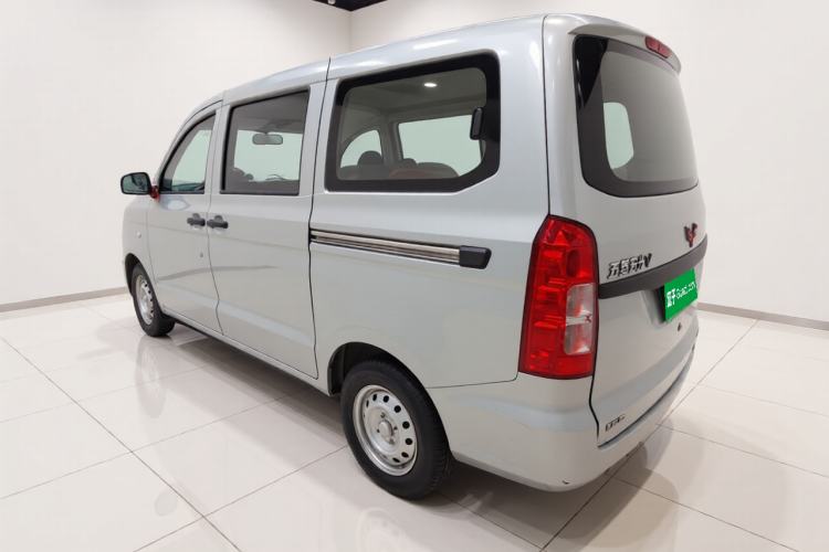Used Wuling Hongguang V 2019 1.5L Standard Version China VI LAR Exterior 3