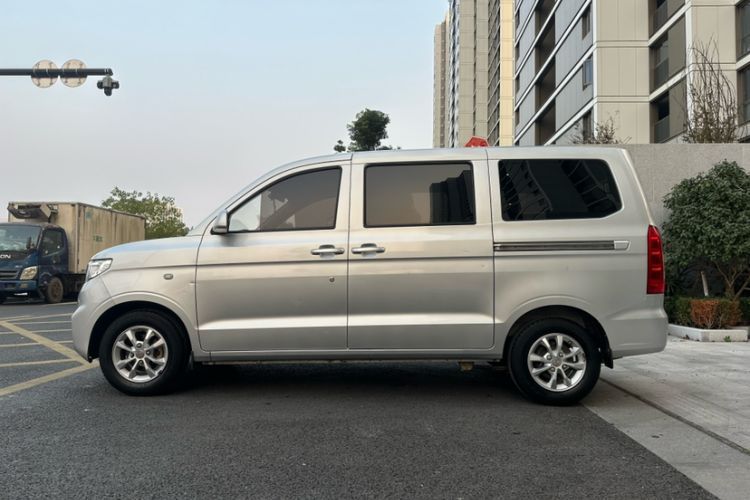 Used Wuling Hongguang V 2019 1.5L Enjoyment Version China VI LAR Exterior 4