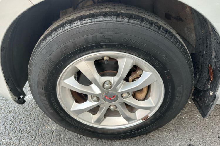 Used Wuling Hongguang V 2019 1.5L Enjoyment Version China VI LAR Exterior 5