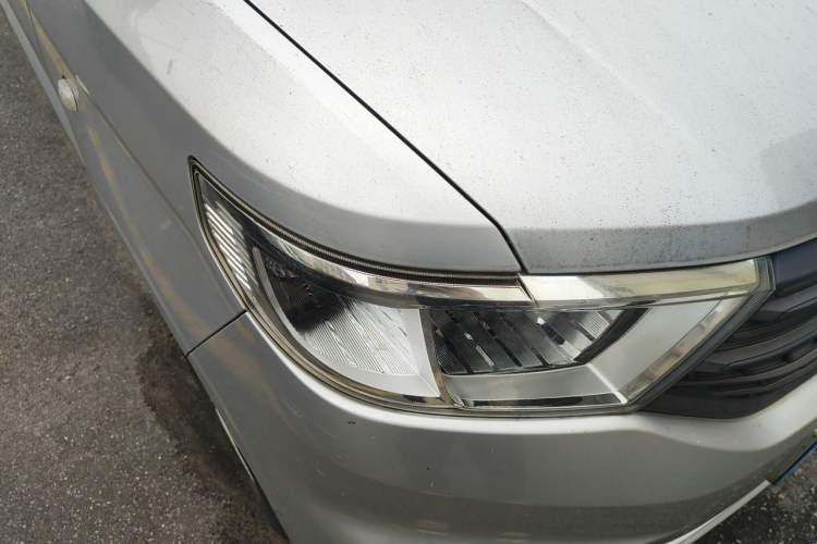 Used Wuling Hongguang V 2019 1.5L Jingqu Version L2B Exterior 6