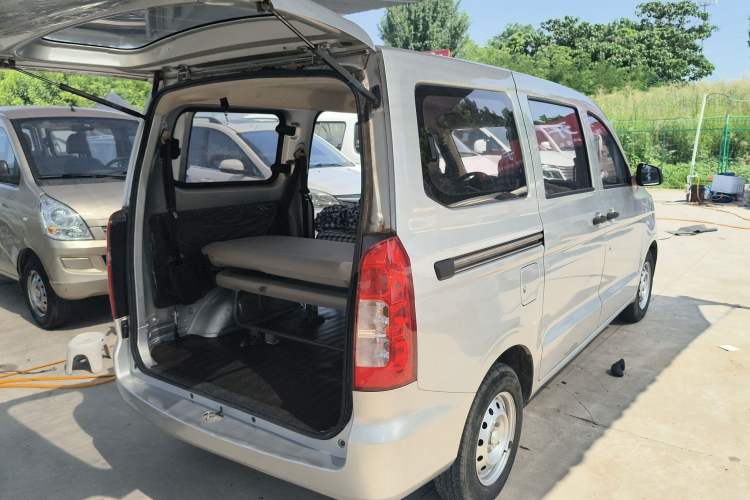 Used Wuling Hongguang V 2019 1.5L Standard Version China VI LAR Exterior 7
