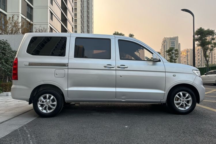 Used Wuling Hongguang V 2019 1.5L Enjoyment Version China VI LAR Exterior 8