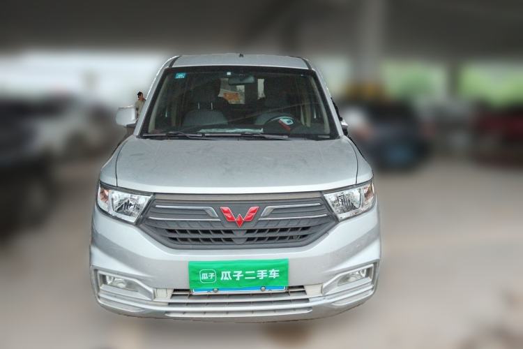 Used Wuling Hongguang V 2019 1.5L Enjoyment Version China VI LAR Front