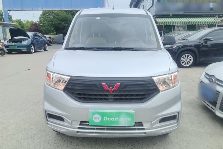 Used Wuling Hongguang V 2019 1.5L Base Version China VI LAR Front