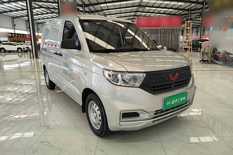 Used Wuling Hongguang V 2019 1.5L Jingqu Edition Sealed-Window Vehicle China VI LAR Front Right 45 Deg