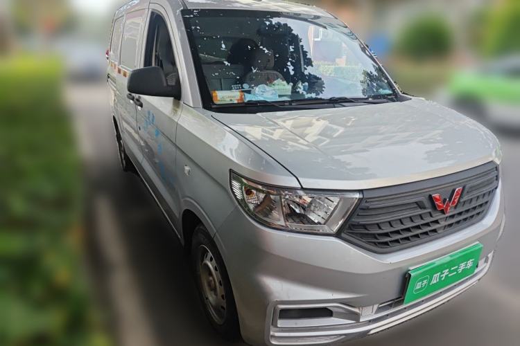 Used Wuling Hongguang V 2019 1.5L Jingqu Edition Sealed-Window Vehicle China VI LAR Front Right 45 Deg