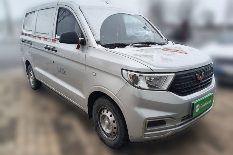 Used Wuling Hongguang V 2019 1.5L Jingqu Edition Sealed-Window Vehicle China VI LAR Front Right 45 Deg
