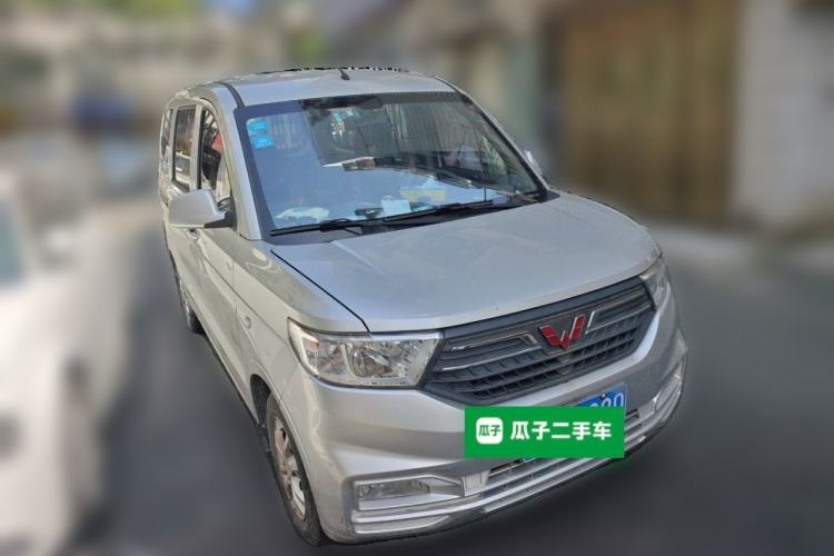 Used Wuling Hongguang V 2019 1.5L Standard Version China VI LAR Front Right 45 Deg