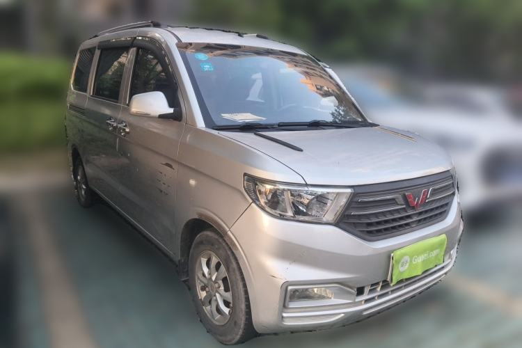 Used Wuling Hongguang V 2019 1.5L Enjoyment Version China VI LAR Front Right 45 Deg