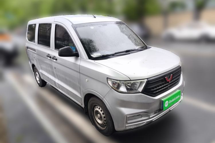 Used Wuling Hongguang V 2019 1.5L Base Version China VI LAR Front Right 45 Deg