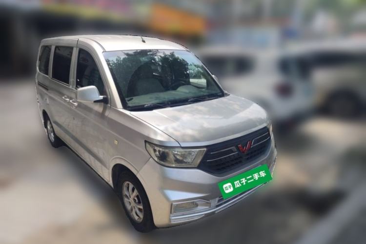 Used Wuling Hongguang V 2019 1.5L Standard Version China VI LAR Front Right 45 Deg
