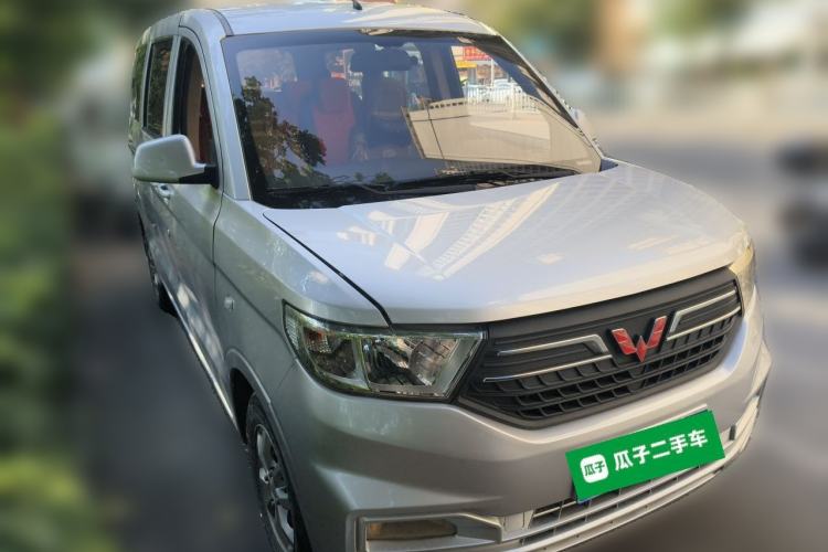 Used Wuling Hongguang V 2019 1.5L Standard Version L2B Front Right 45 Deg