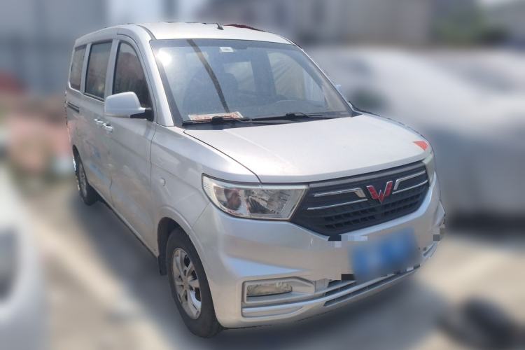 Used Wuling Hongguang V 2019 1.5L Standard Version L2B Front Right 45 Deg