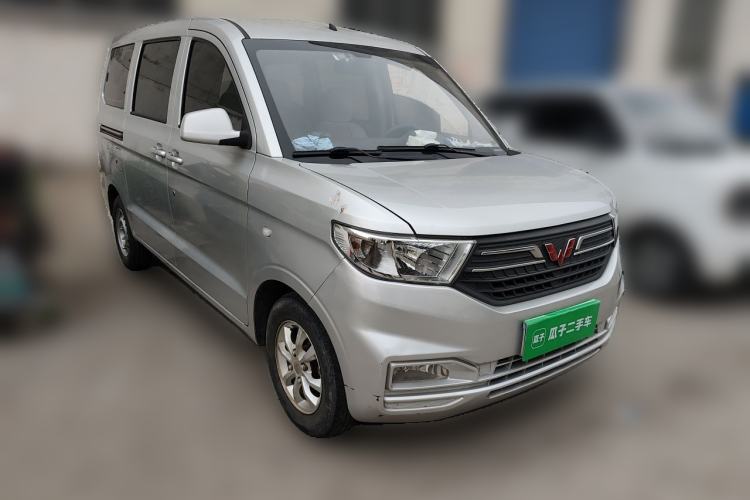 Used Wuling Hongguang V 2019 1.5L Enjoyment Version China VI LAR Front Right 45 Deg
