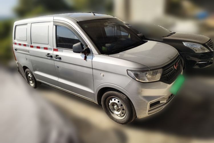 Used Wuling Hongguang V 2019 1.5L Jingqu Edition Sealed-Window Vehicle China VI LAR Front Right 45 Deg