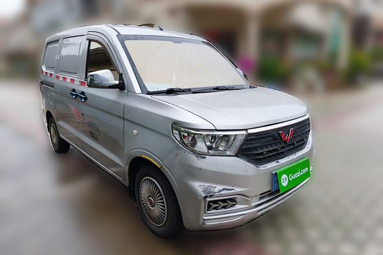 Used Wuling Hongguang V 2019 1.5L Jingqu Edition Sealed-Window Vehicle China VI LAR Front Right 45 Deg