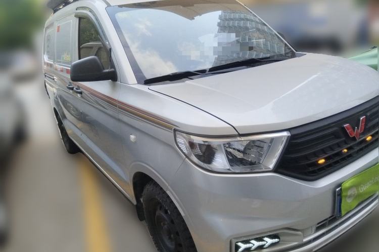 Used Wuling Hongguang V 2019 1.5L Jingqu Edition Sealed-Window Vehicle China VI LAR Front Right 45 Deg
