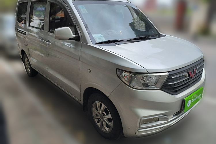 Used Wuling Hongguang V 2019 1.5L Enjoyment Version China VI LAR Front Right 45 Deg