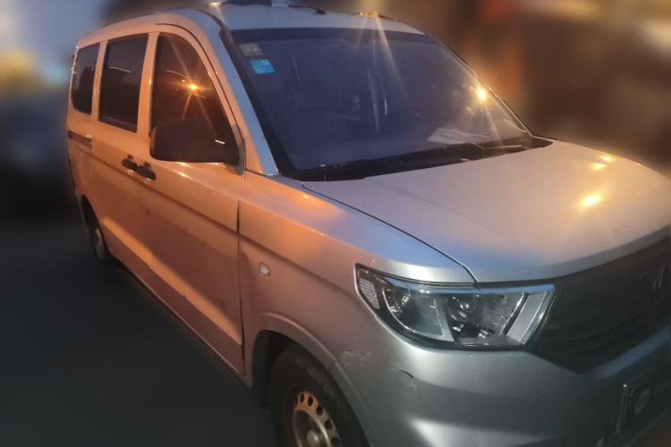 Used Wuling Hongguang V 2019 1.5L Jingqu Version China VI LAR Front Right 45 Deg