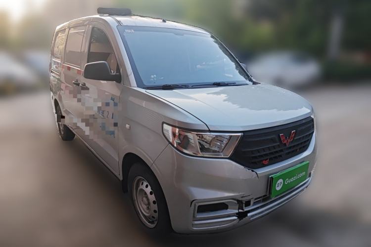 Used Wuling Hongguang V 2019 1.5L Jingqu Edition Sealed-Window Vehicle China VI LAR Front Right 45 Deg