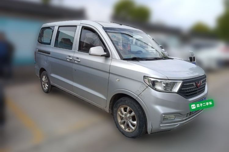 Used Wuling Hongguang V 2019 1.5L Enjoyment Version China VI LAR Front Right 45 Deg