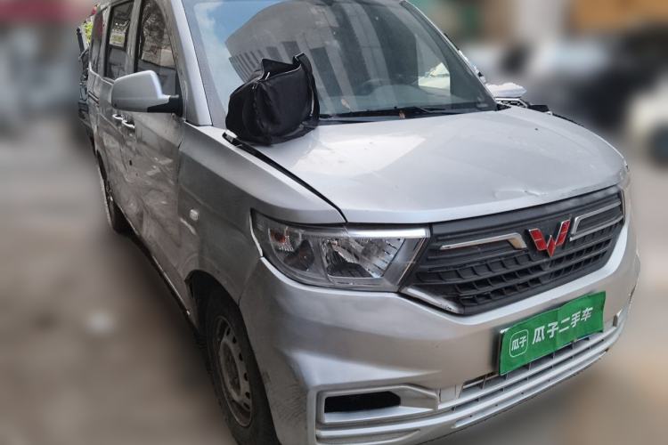 Used Wuling Hongguang V 2019 1.5L Base Version L2B Front Right 45 Deg