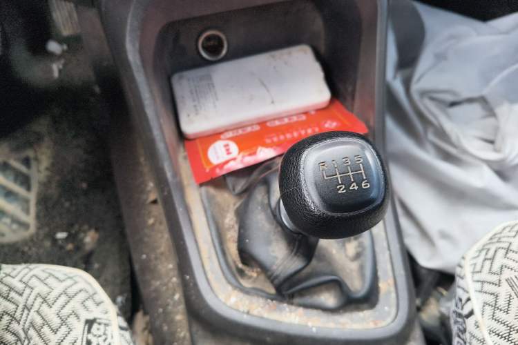 Used Wuling Hongguang V 2019 1.5L Jingqu Edition Sealed-Window Vehicle China VI LAR Gear Lever