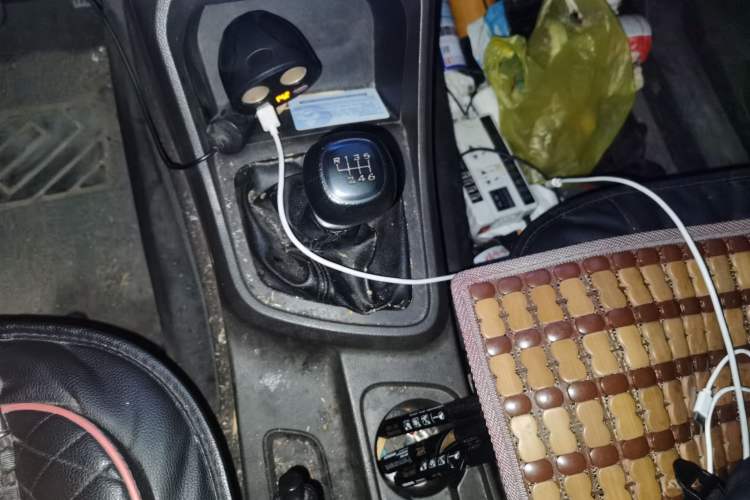 Used Wuling Hongguang V 2019 1.5L Jingqu Edition Sealed-Window Vehicle China VI LAR Gear Lever