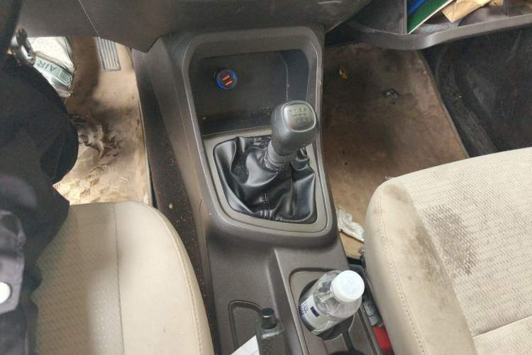 Used Wuling Hongguang V 2019 1.5L Base Version China VI LAR Gear Lever